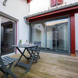 https://du-large.biarritzhotels.info