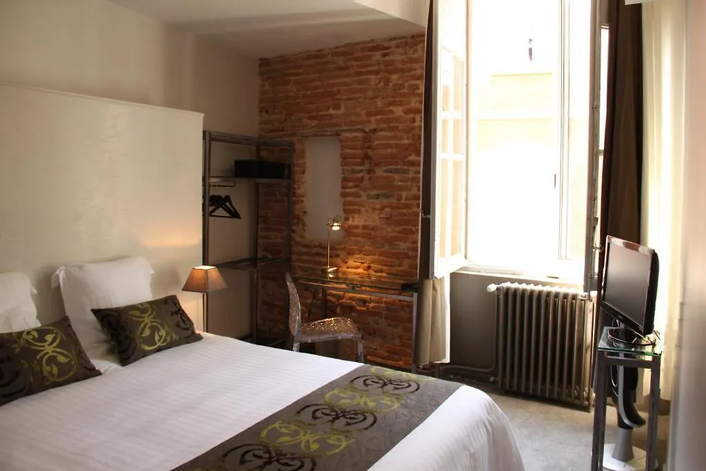 ***  Hotel Des Arts Toulouse France